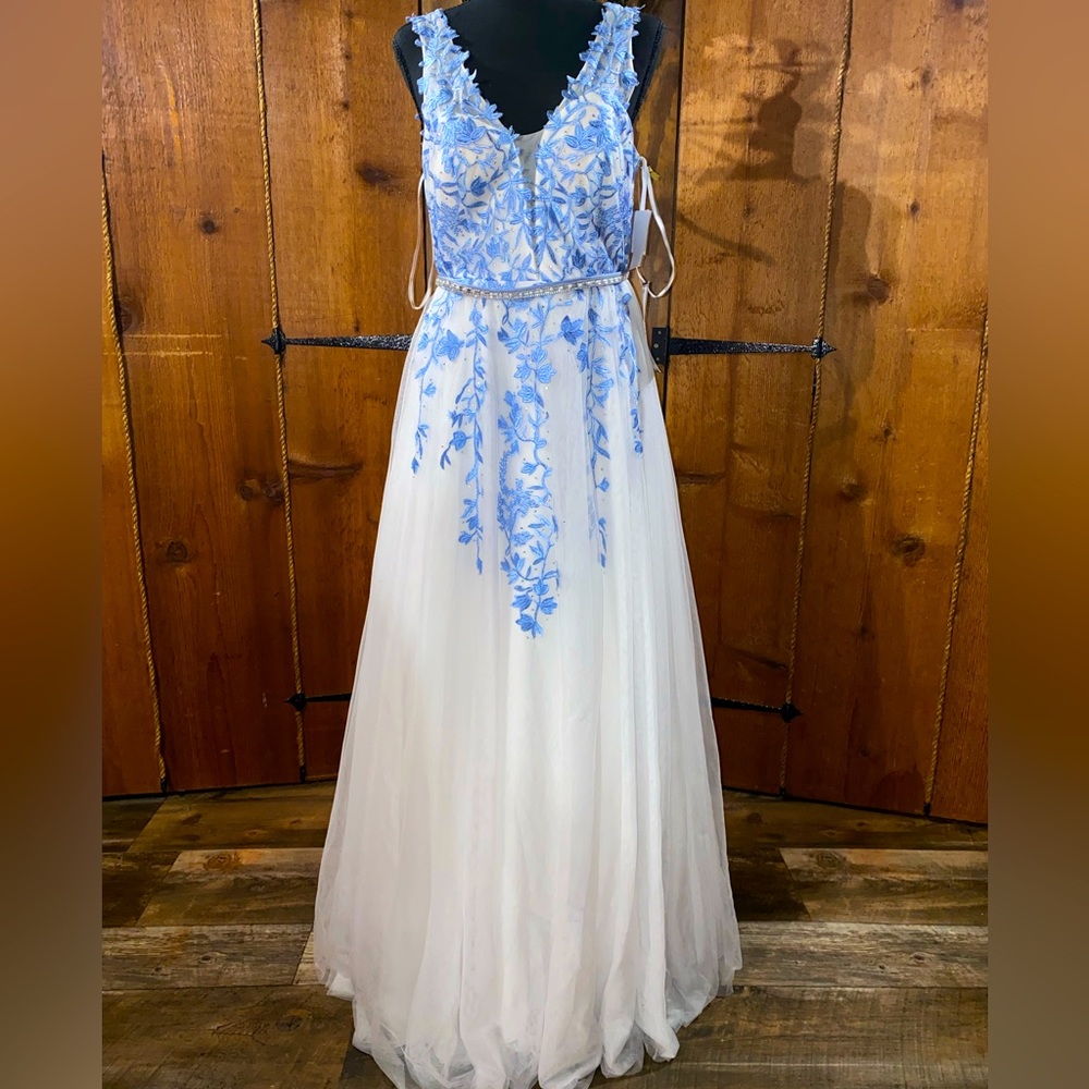Macy’s Long White Prom Dress